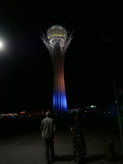 Andrzej Stasiuk und Elżbieta Nowakowska-Khl in Astana, Foto Olaf Khl 2016